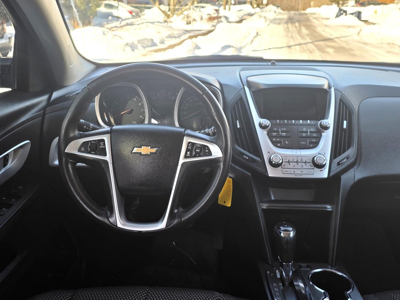 2017 Chevrolet Equinox LT Photo
