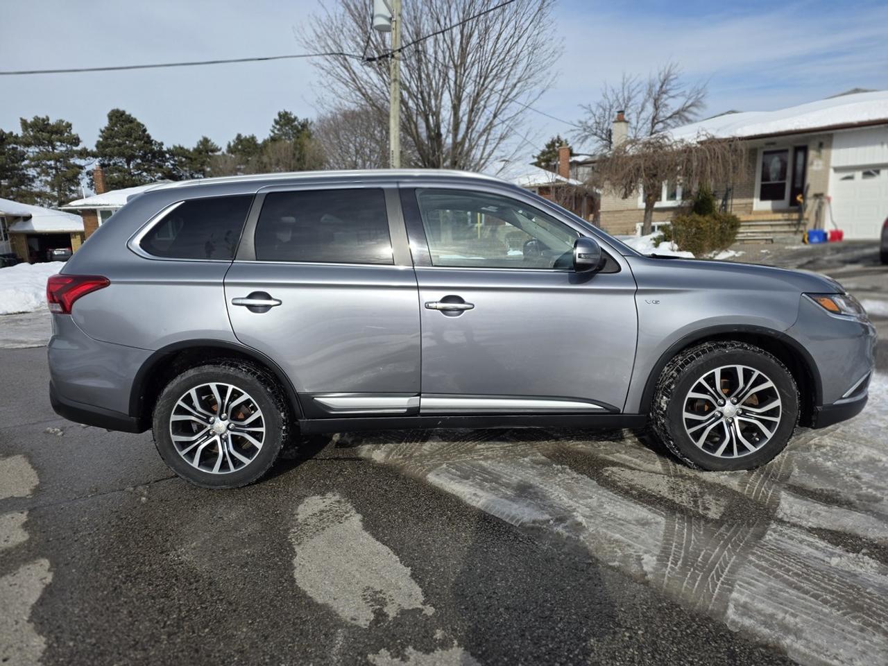 2016 Mitsubishi Outlander GT Photo