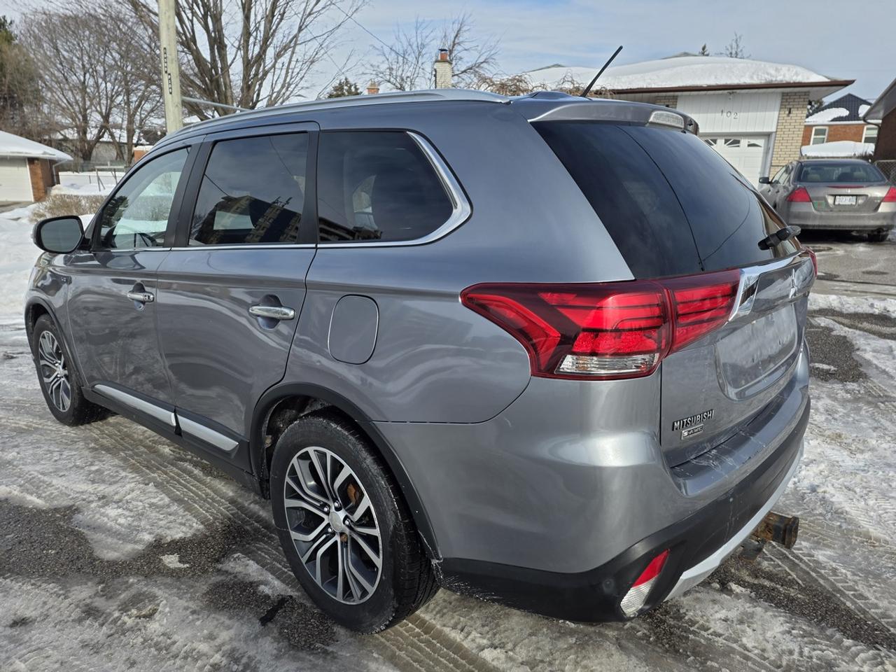2016 Mitsubishi Outlander GT Photo