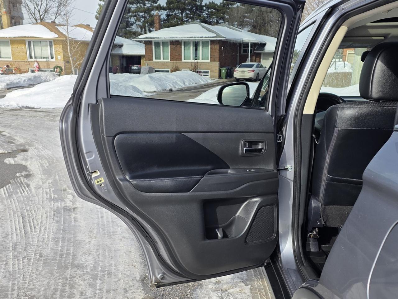 2016 Mitsubishi Outlander GT Photo