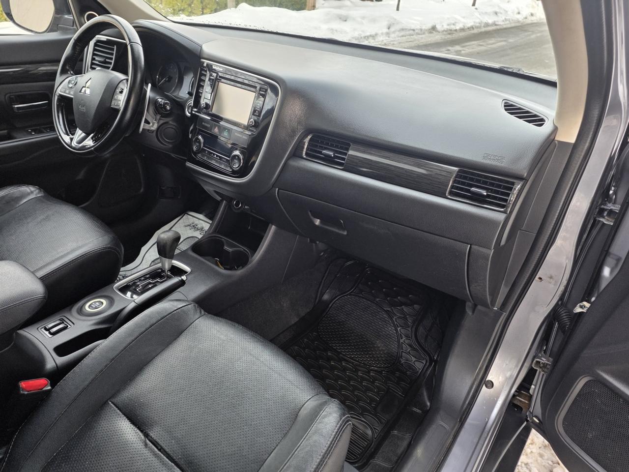 2016 Mitsubishi Outlander GT Photo