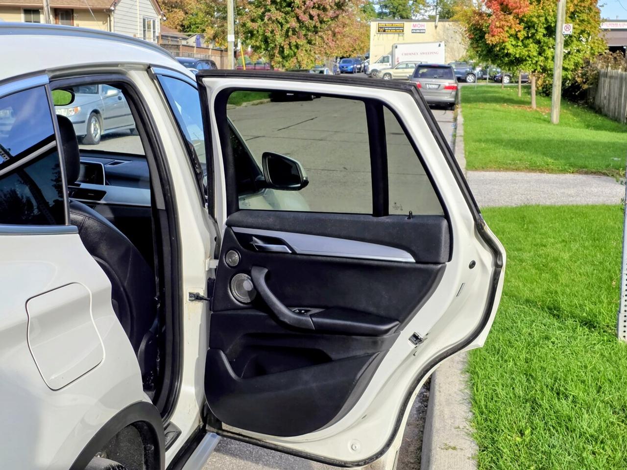 2016 BMW X1 xDrive28i Photo