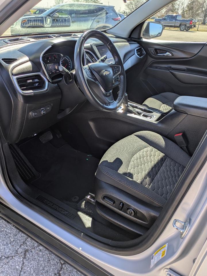 2021 Chevrolet Equinox LT Photo