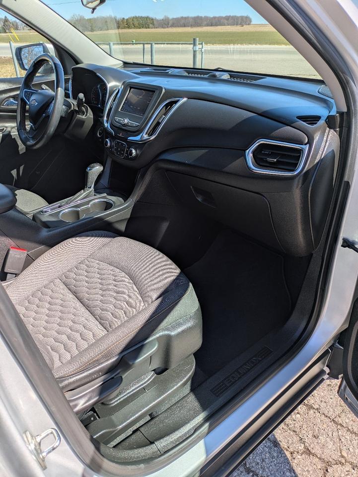 2021 Chevrolet Equinox LT Photo