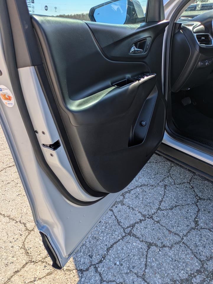 2021 Chevrolet Equinox LT Photo