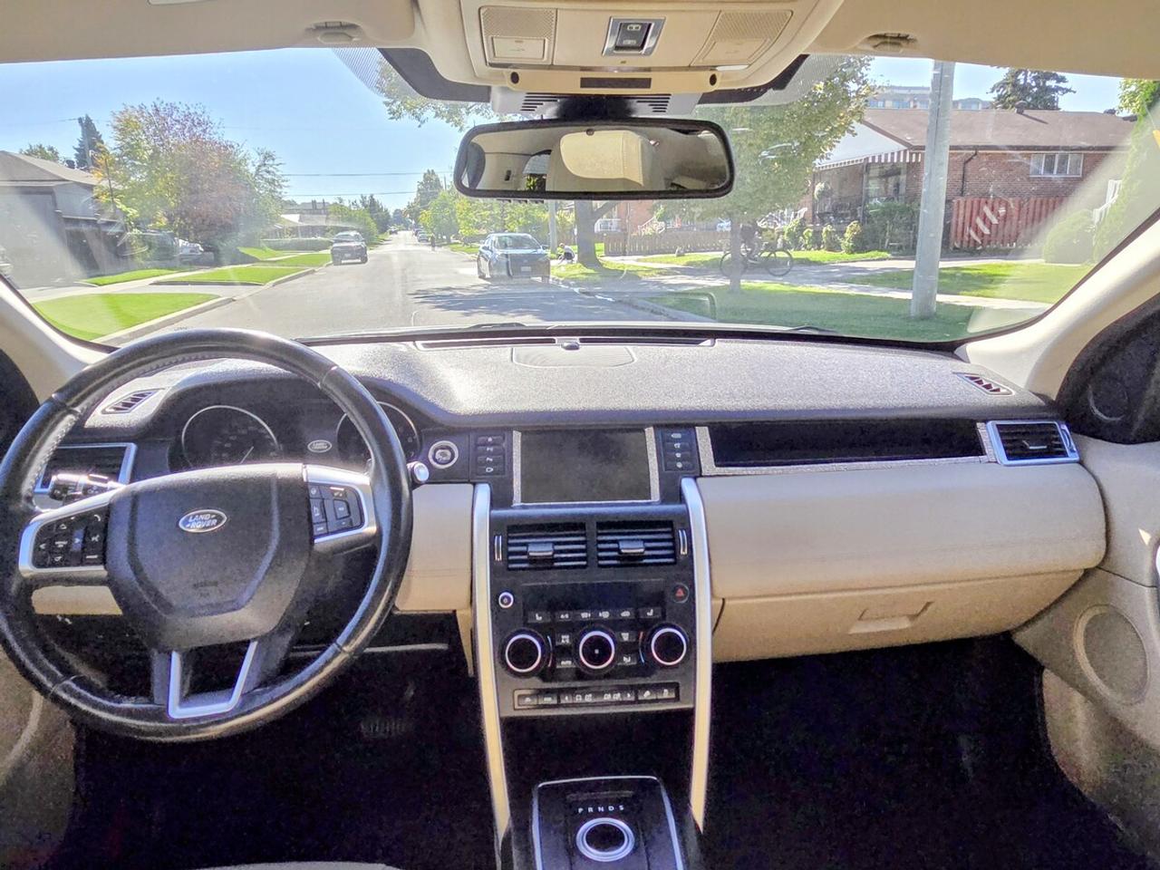 2016 Land Rover Discovery Sport HSE Photo