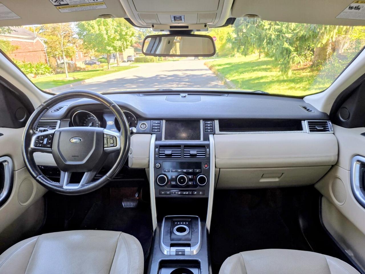 2016 Land Rover Discovery Sport HSE Photo