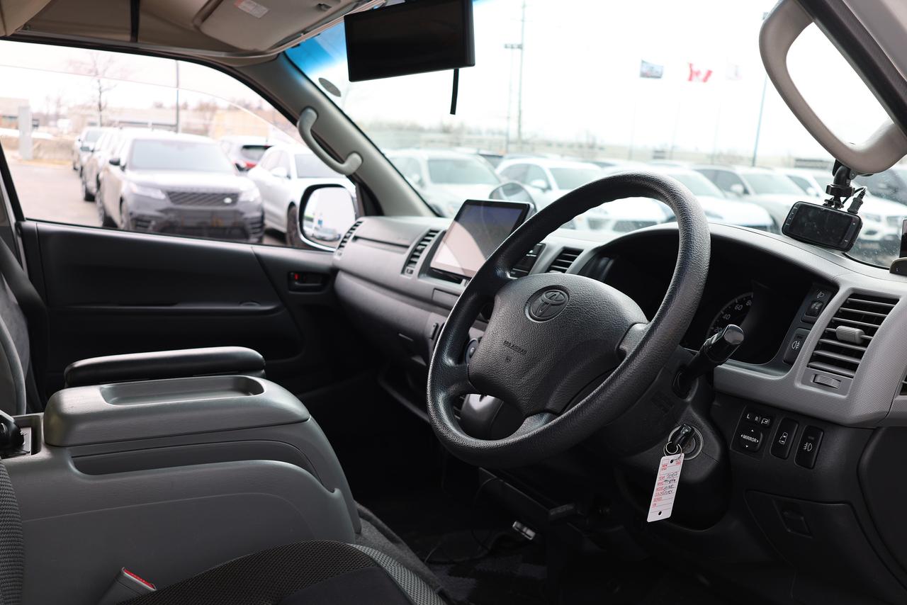 2007 Toyota Hiace 4WD 2.7L - CAMPING VAN|JAPAN IMPORT|RHD Photo