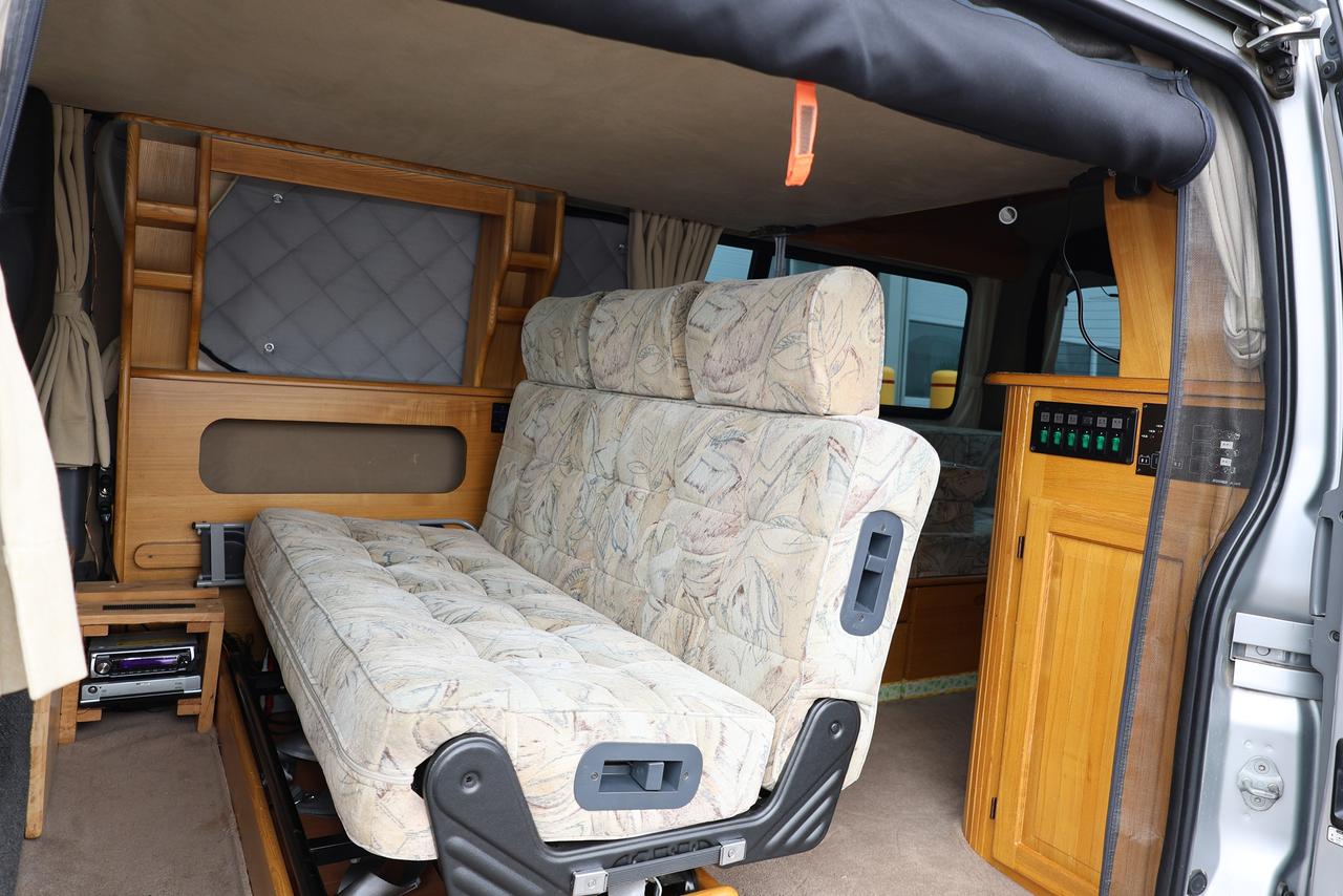 2007 Toyota Hiace 4WD 2.7L - CAMPING VAN|JAPAN IMPORT|RHD Photo