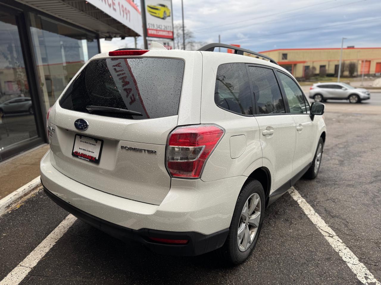 2016 Subaru Forester 2.5i Convenience Package One Owner | Accident Free | Subaru Dealer Serviced Photo4