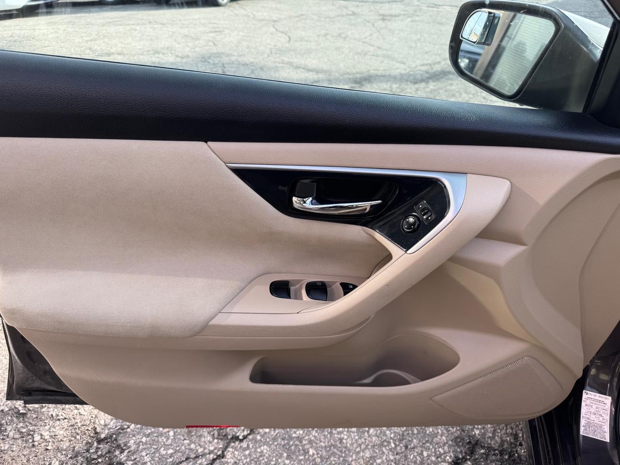 2014 Nissan Altima 2.5 LOW KM | Florida Grandma Car! | Accident Free Photo