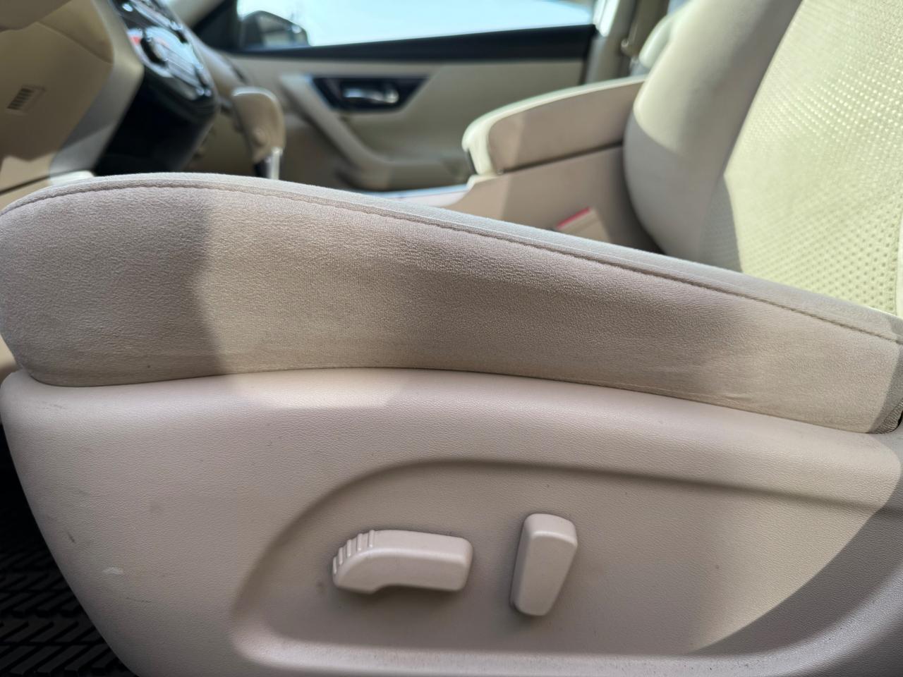 2014 Nissan Altima 2.5 LOW KM | Florida Grandma Car! | Accident Free Photo