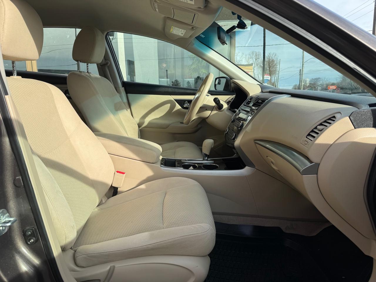 2014 Nissan Altima 2.5 LOW KM | Florida Grandma Car! | Accident Free Photo