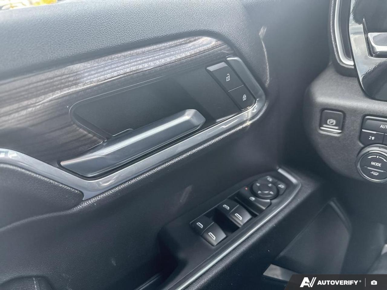 2023 Chevrolet Silverado 1500 RST / NO ACCIDENTS / 4WD / HTD SEATS / Photo