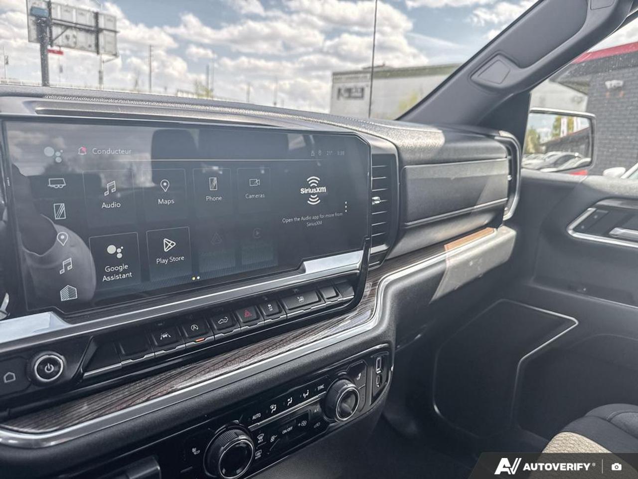 2023 Chevrolet Silverado 1500 RST / NO ACCIDENTS / 4WD / HTD SEATS / Photo