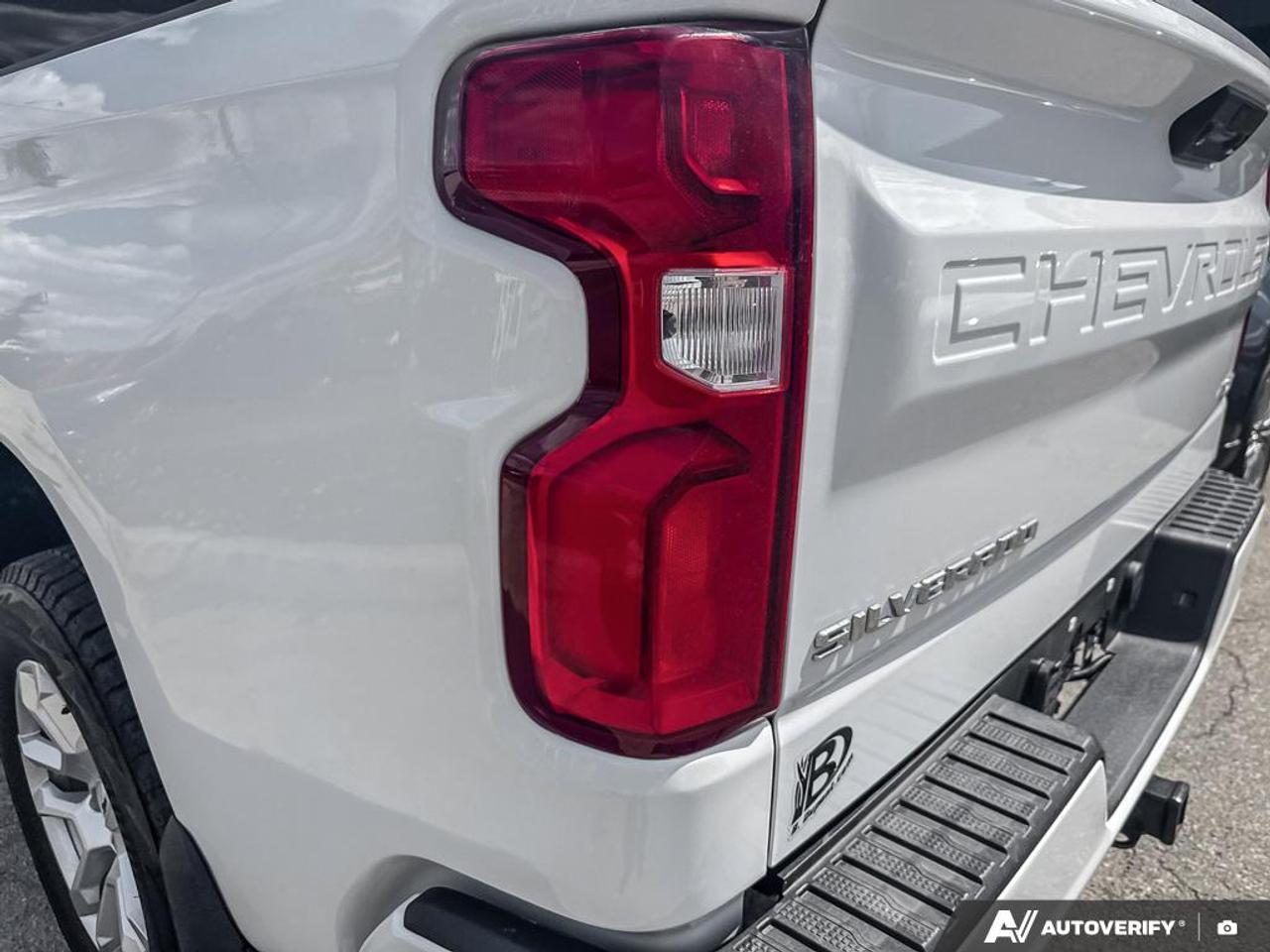 2023 Chevrolet Silverado 1500 RST / NO ACCIDENTS / 4WD / HTD SEATS / Photo
