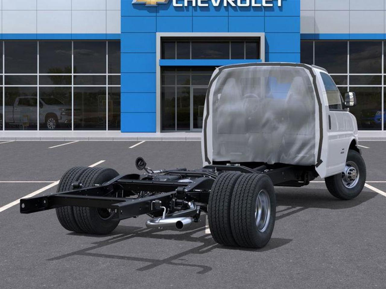 2026 Chevrolet Express Cutaway 4500 4500 Van Photo3