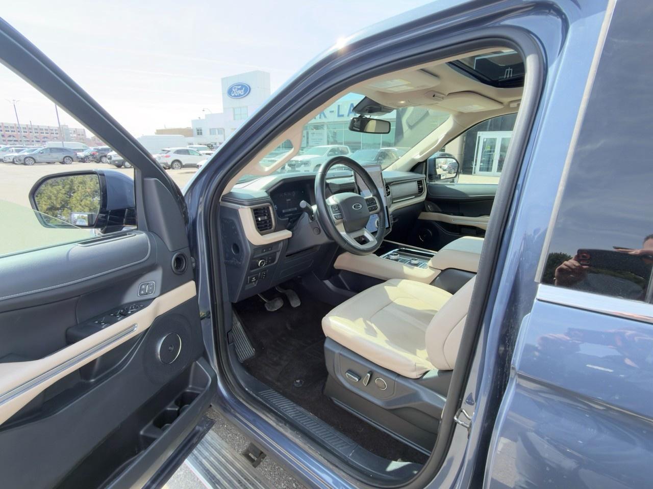 2022 Ford Expedition Limited 302A|HEAVY DUTY TOW PKG|NAV|MOONROOF|COOLED STS Photo