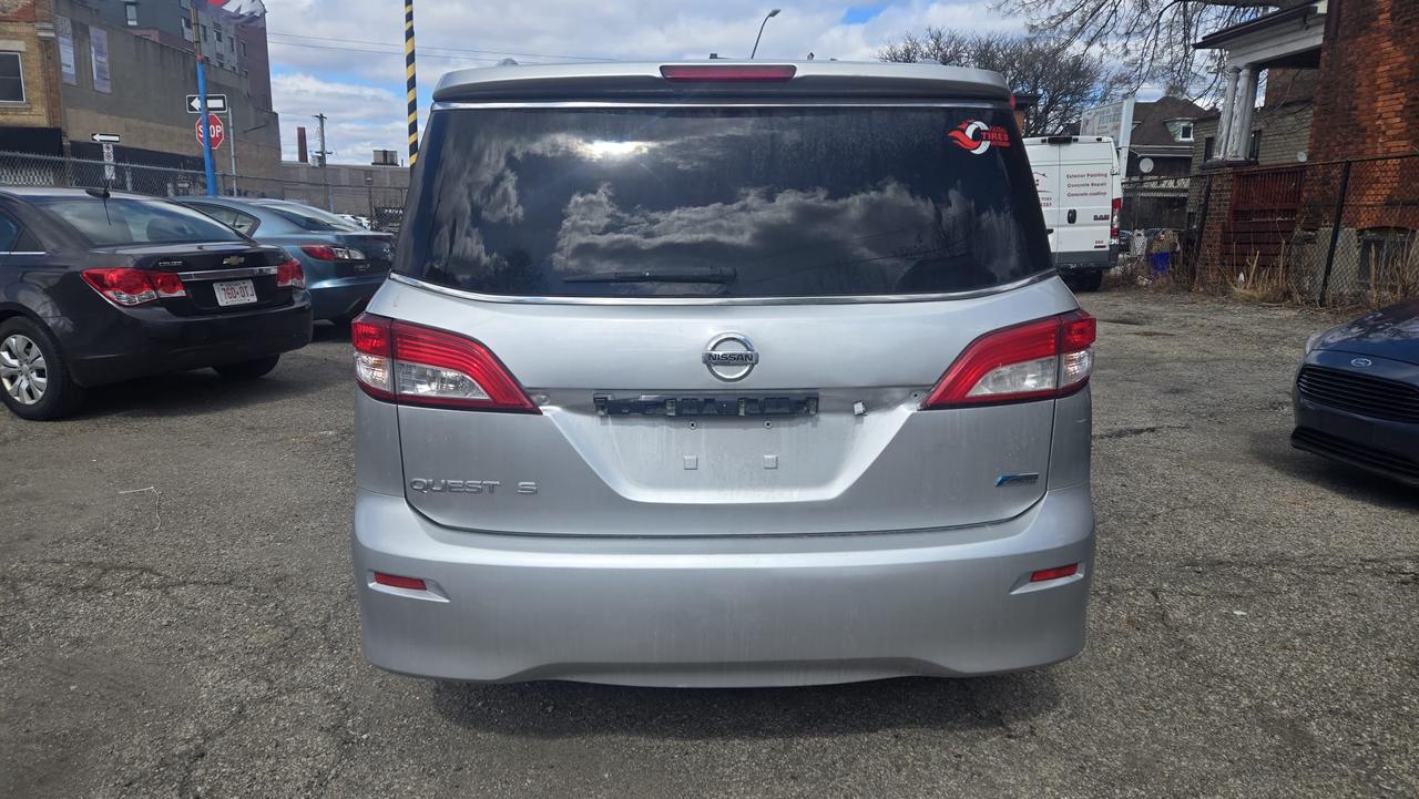 2011 Nissan Quest S Photo2