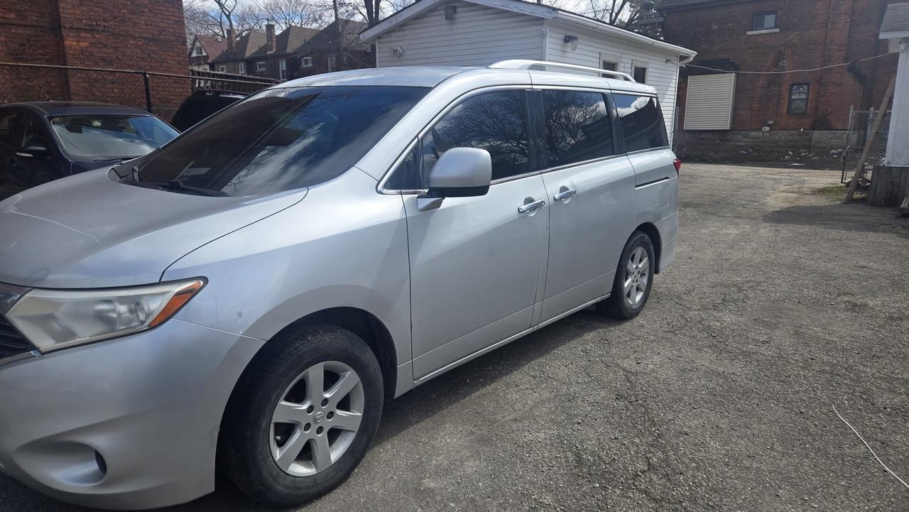 2011 Nissan Quest S Photo3