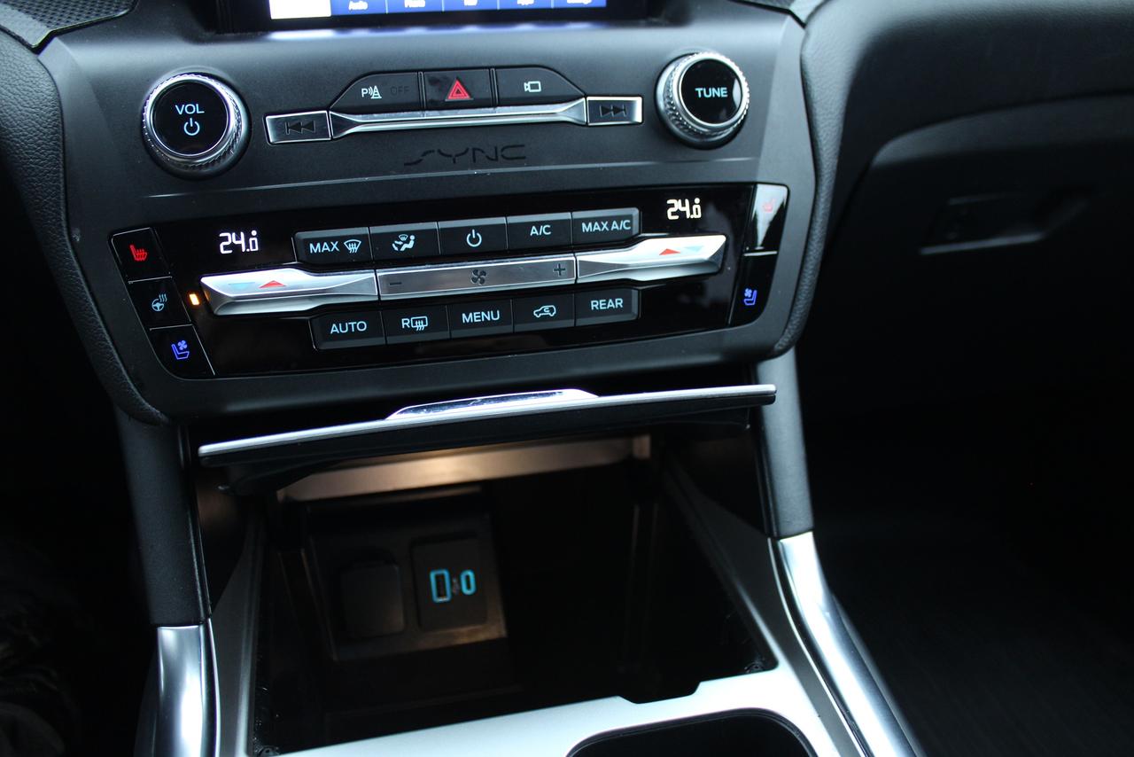 2020 Ford Explorer ST 4WD Photo