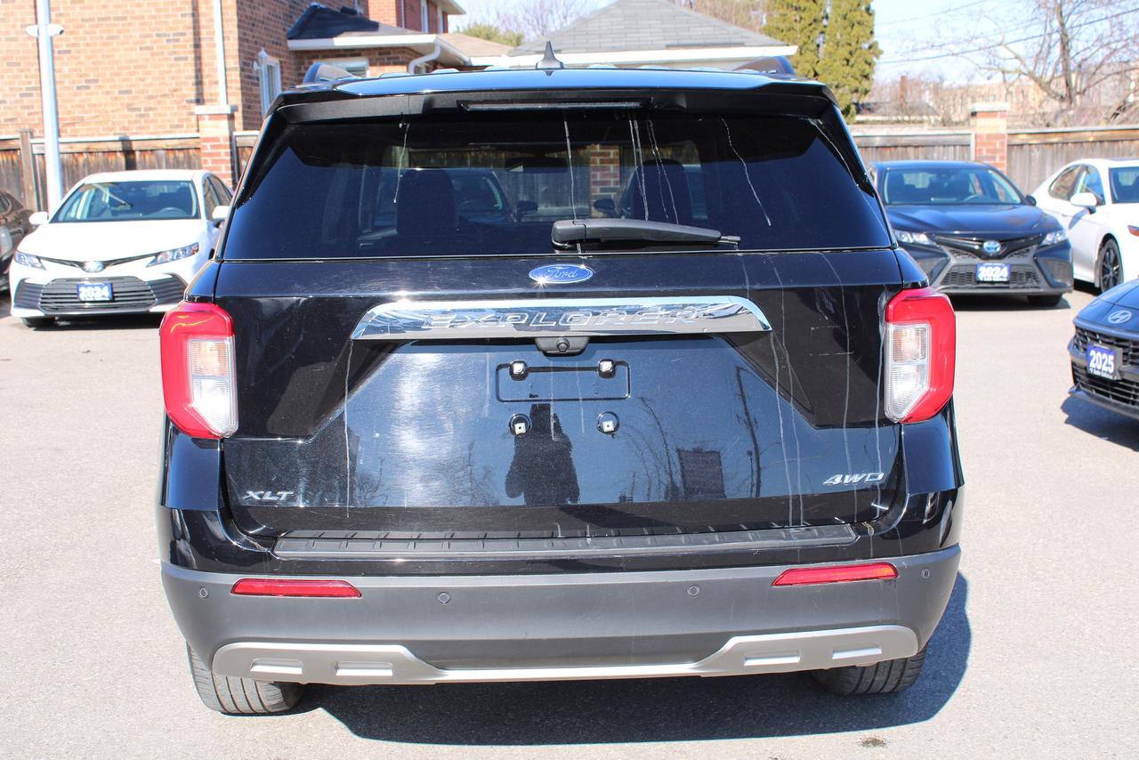 2023 Ford Explorer XLT 4WD Photo