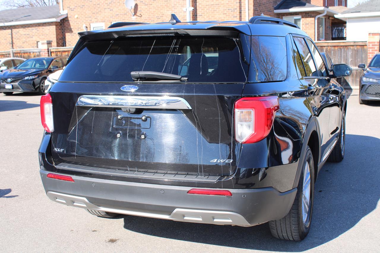 2023 Ford Explorer XLT 4WD Photo