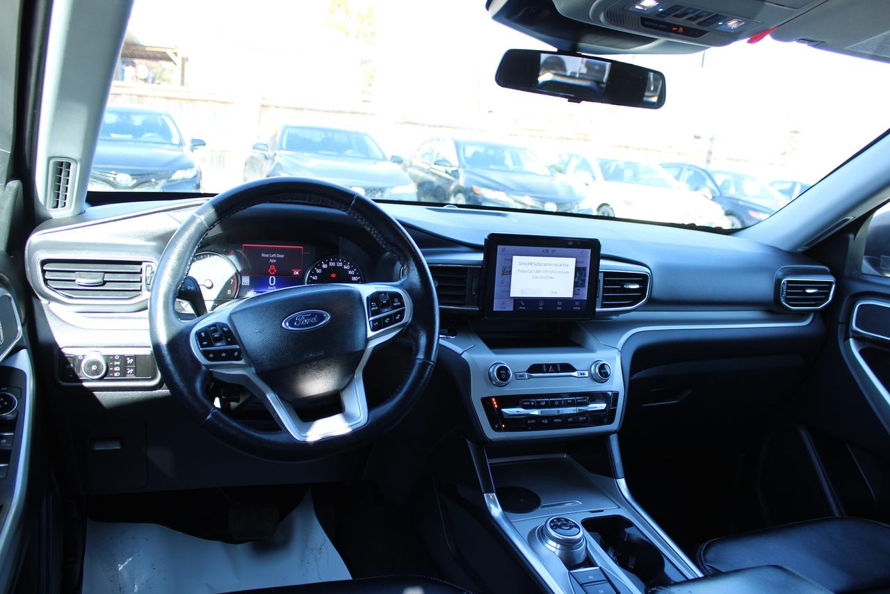 2023 Ford Explorer XLT 4WD Photo