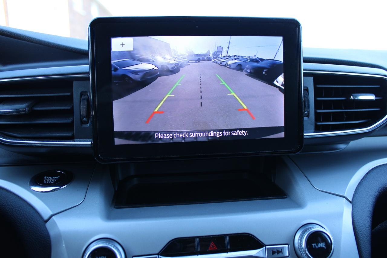 2023 Ford Explorer XLT 4WD Photo