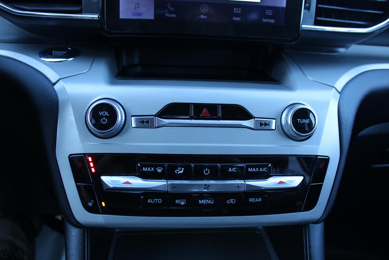 2023 Ford Explorer XLT 4WD Photo