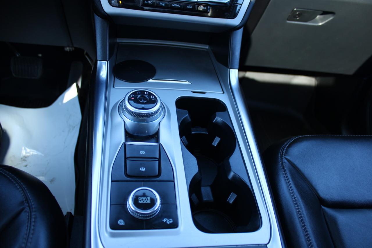 2023 Ford Explorer XLT 4WD Photo