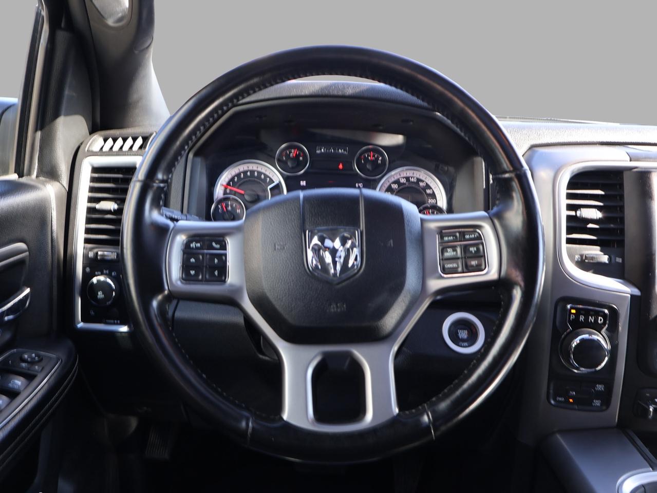 2021 RAM 1500 Classic WARLOCK HEMI 4WD CERTIFIED *1 OWNER*ACCIDENT FREE*DODGE MAINTAIN*  CAMERA BLUETOOTH HEATED SEATS/STEERING CRUISE ALLOYS Photo