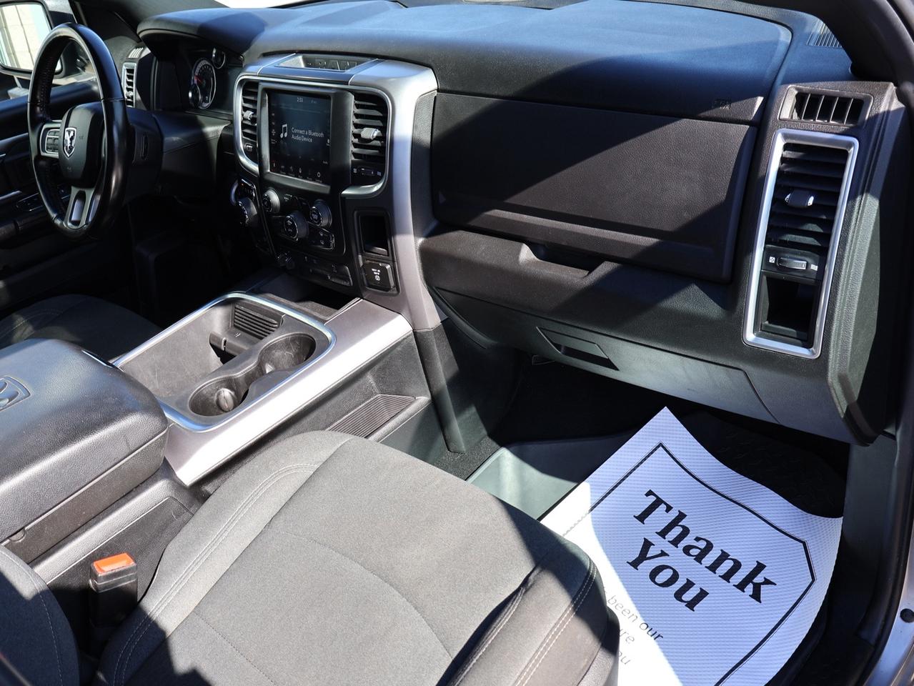 2021 RAM 1500 Classic WARLOCK HEMI 4WD CERTIFIED *1 OWNER*ACCIDENT FREE*DODGE MAINTAIN*  CAMERA BLUETOOTH HEATED SEATS/STEERING CRUISE ALLOYS Photo