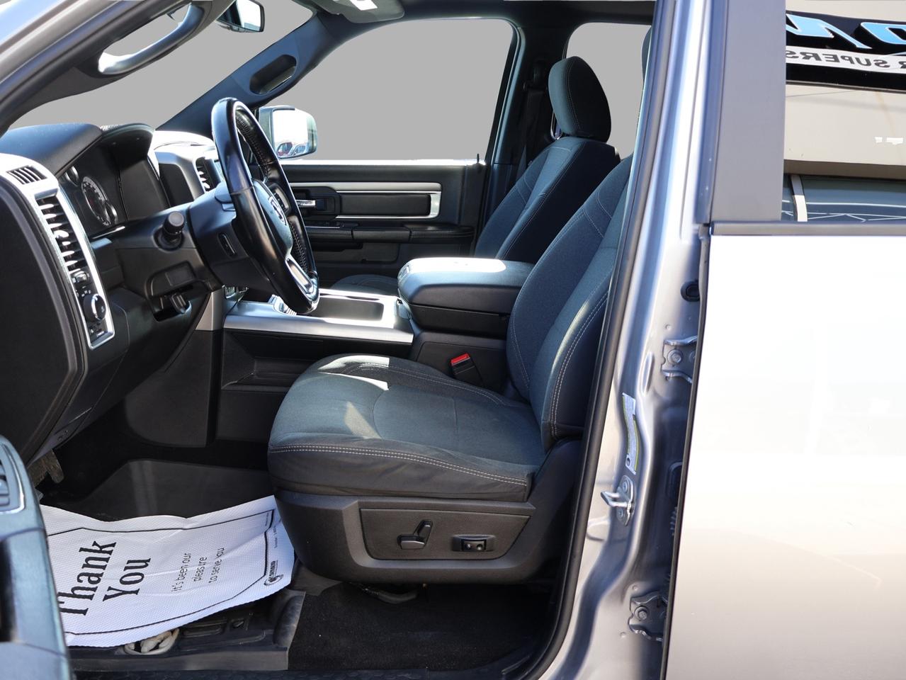 2021 RAM 1500 Classic WARLOCK HEMI 4WD CERTIFIED *1 OWNER*ACCIDENT FREE*DODGE MAINTAIN*  CAMERA BLUETOOTH HEATED SEATS/STEERING CRUISE ALLOYS Photo