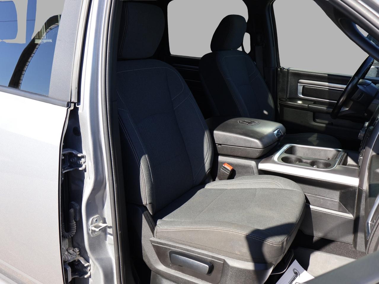 2021 RAM 1500 Classic WARLOCK HEMI 4WD CERTIFIED *1 OWNER*ACCIDENT FREE*DODGE MAINTAIN*  CAMERA BLUETOOTH HEATED SEATS/STEERING CRUISE ALLOYS Photo