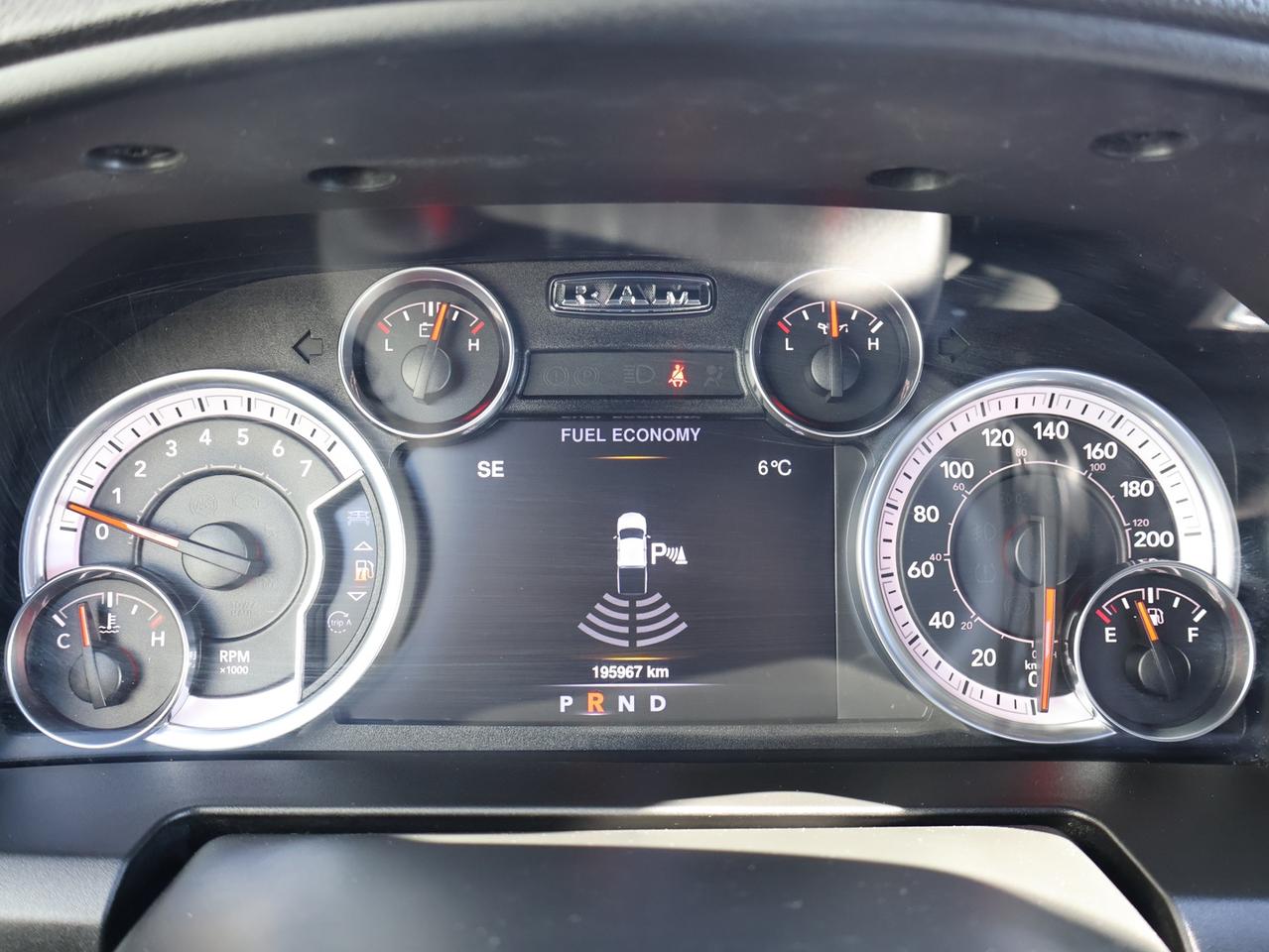 2021 RAM 1500 Classic WARLOCK HEMI 4WD CERTIFIED *1 OWNER*ACCIDENT FREE*DODGE MAINTAIN*  CAMERA BLUETOOTH HEATED SEATS/STEERING CRUISE ALLOYS Photo