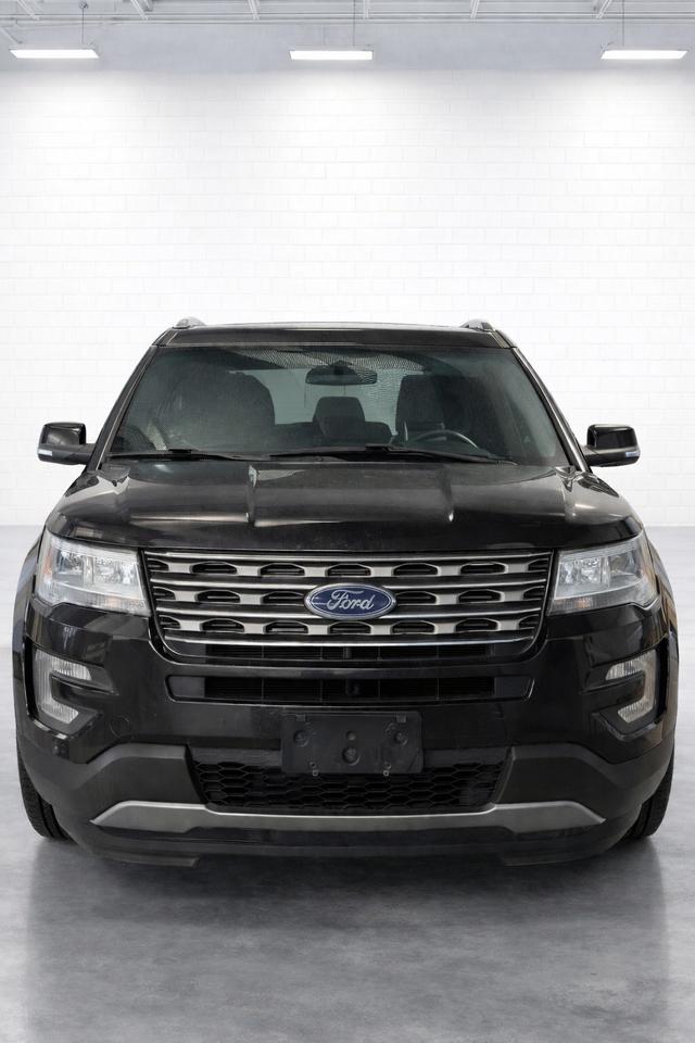 2017 Ford Explorer XLT V6 4WD One Owner Photo