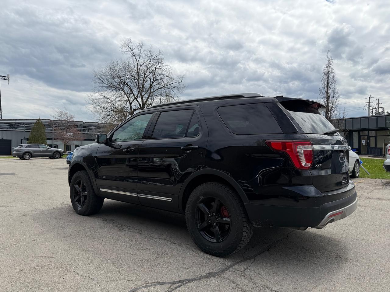 2017 Ford Explorer XLT V6 4WD One Owner Photo