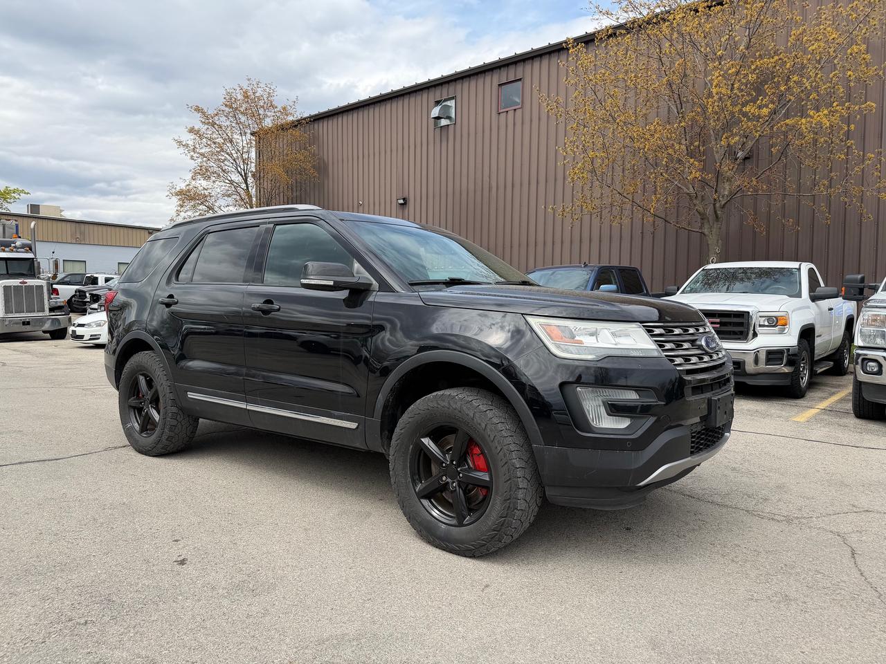 2017 Ford Explorer XLT V6 4WD One Owner Photo