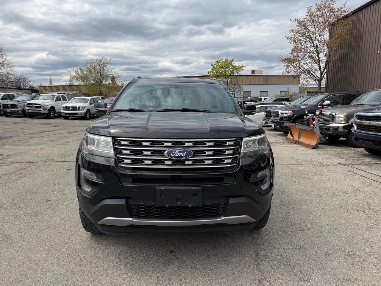 2017 Ford Explorer XLT V6 4WD One Owner Photo