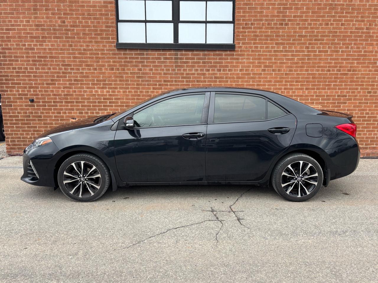 2019 Toyota Corolla SE Leather, Sunroof Photo2