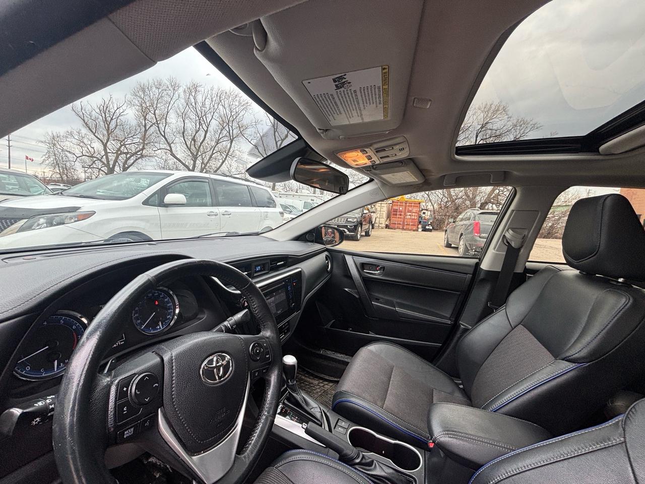2019 Toyota Corolla SE Leather, Sunroof Photo