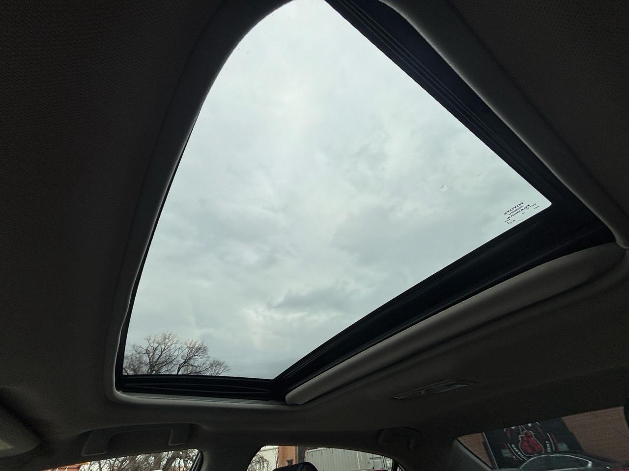 2019 Toyota Corolla SE Leather, Sunroof Photo