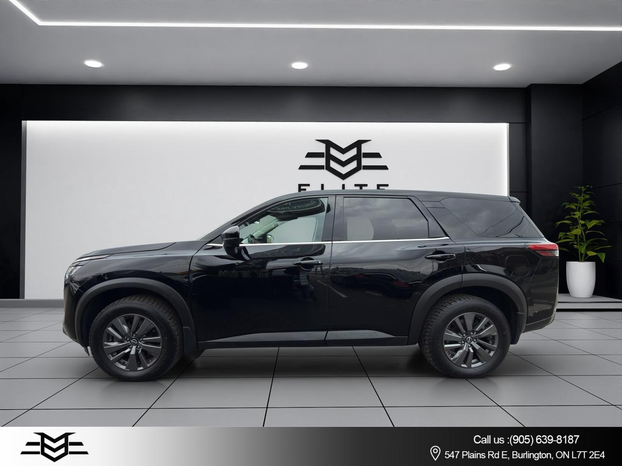 2022 Nissan Pathfinder S 4WD - Blind Spot Monitor - Reverse Camera !! Photo