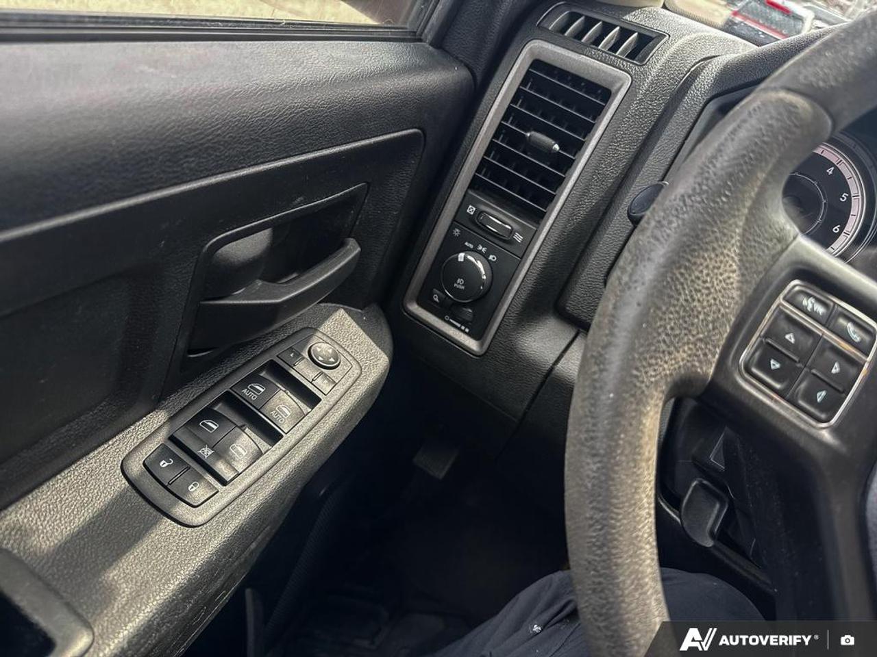 2021 RAM 1500 Classic Tradesman 29J|NIGHT ED|WHEEL/SOUND GRP|1 OWNER|NO ACCIDENTS Photo