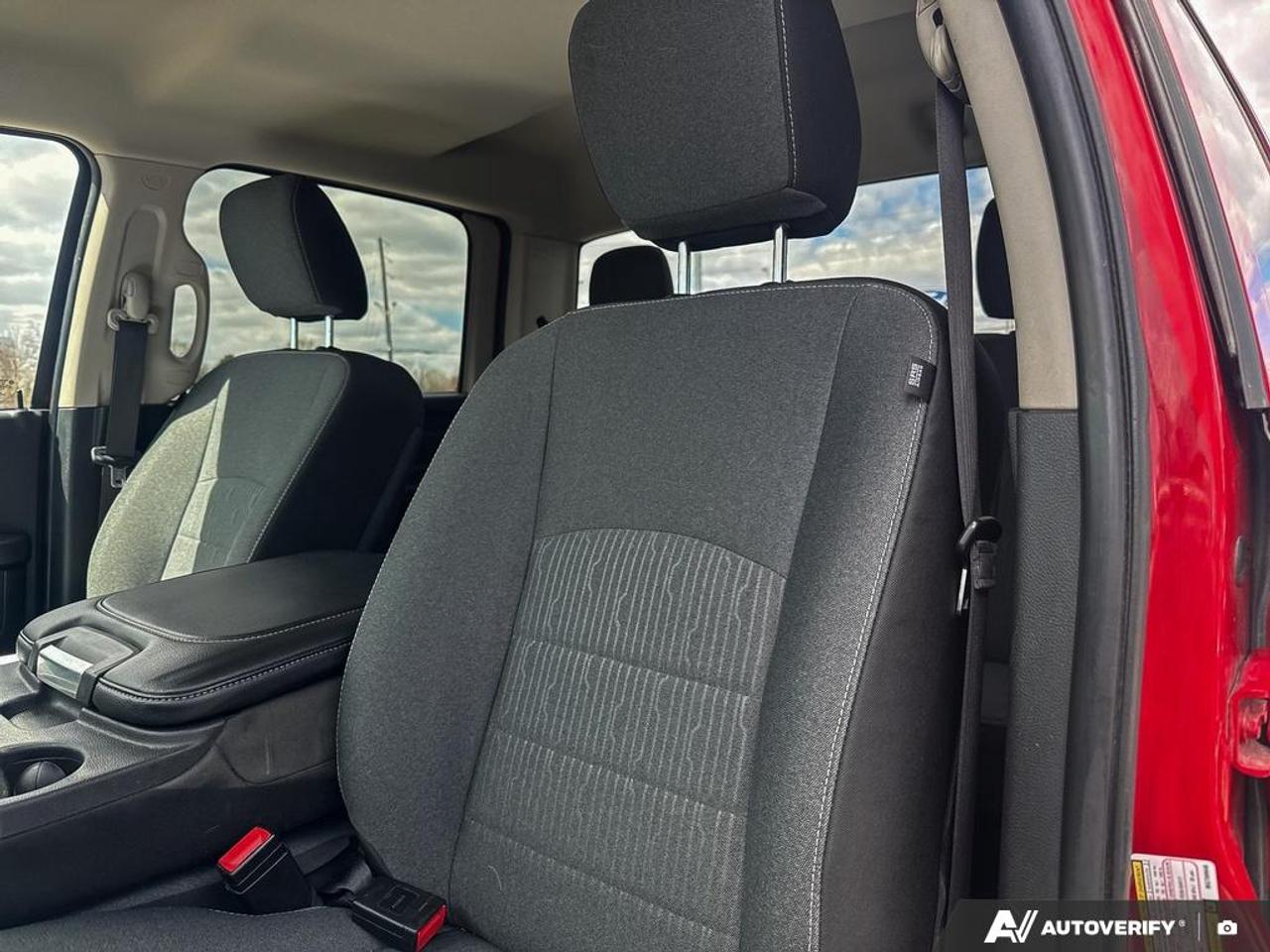 2021 RAM 1500 Classic Tradesman 29J|NIGHT ED|WHEEL/SOUND GRP|1 OWNER|NO ACCIDENTS Photo