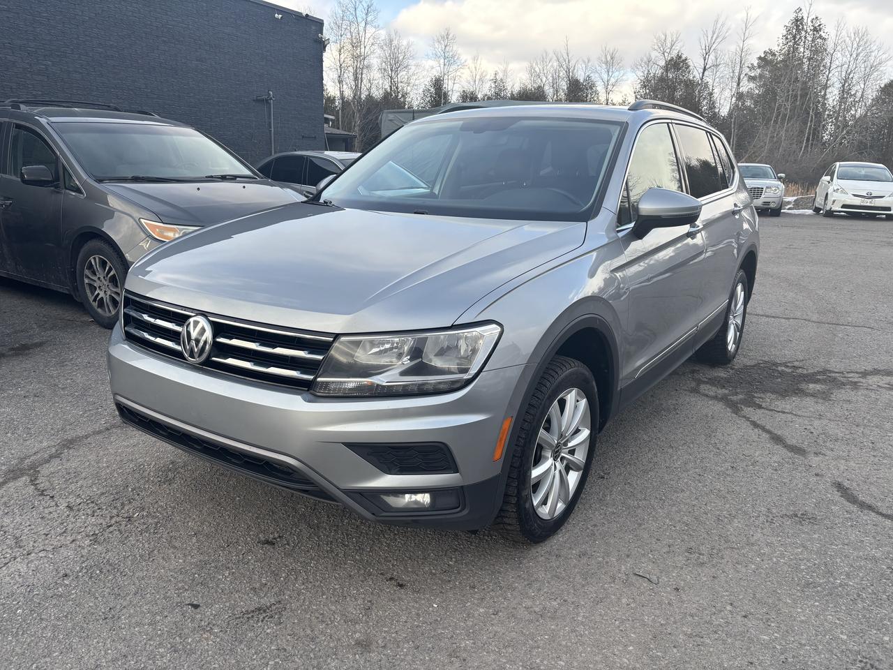 2021 Volkswagen Tiguan COMFORTLINE Photo2