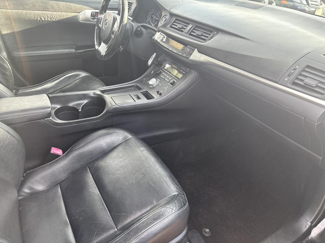 2011 Lexus CT 200h  Photo