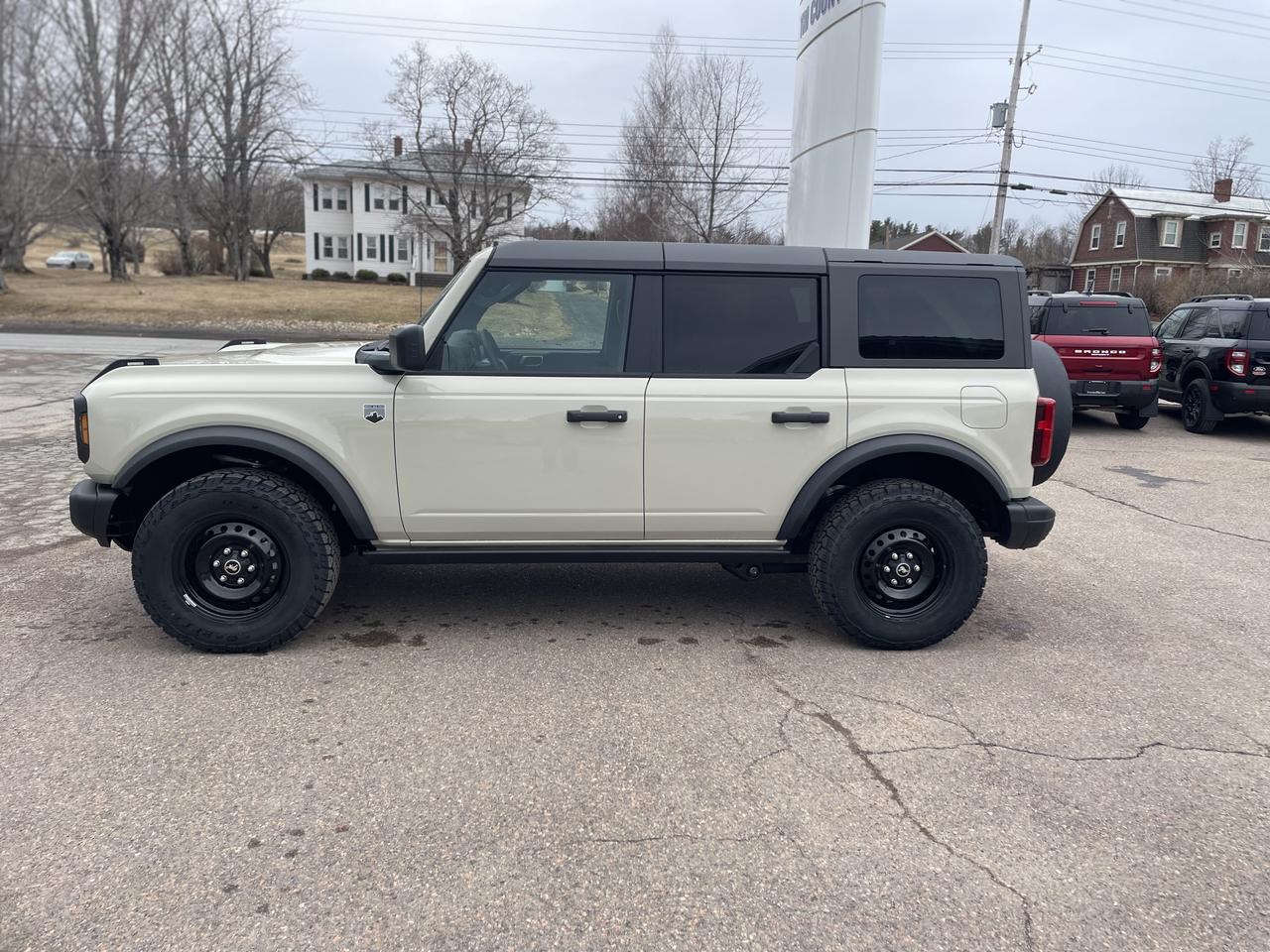2026 Ford Bronco Big Bend Photo3