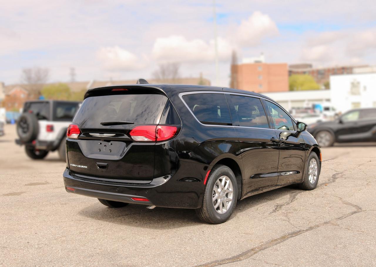 2026 Dodge Grand Caravan SXT 2WD Photo4